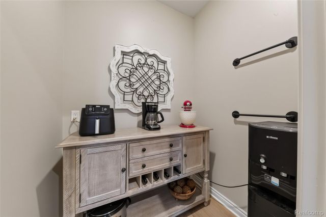 3716 Chatham Pl, Brighton Township, MI 48114