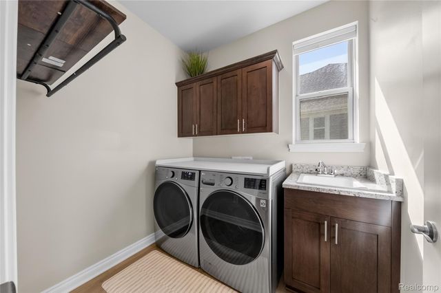 3716 Chatham Pl, Brighton Township, MI 48114