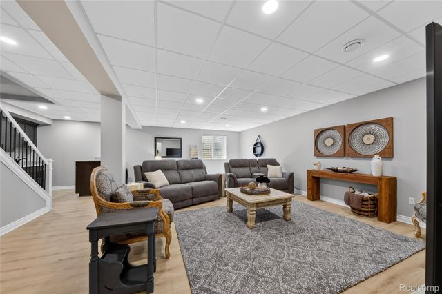 3716 Chatham Pl, Brighton Township, MI 48114
