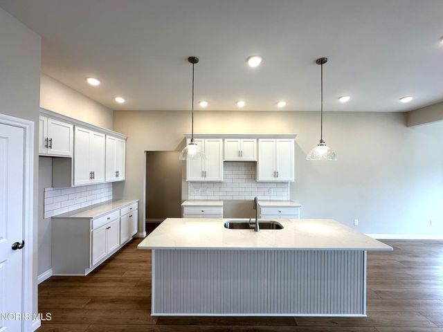 15278 Cypress Drive, Perrysburg, OH 43551