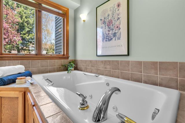 3445 EDINBURGH ROAD, Green Bay, WI 54311