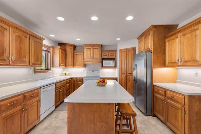 3445 EDINBURGH ROAD, Green Bay, WI 54311
