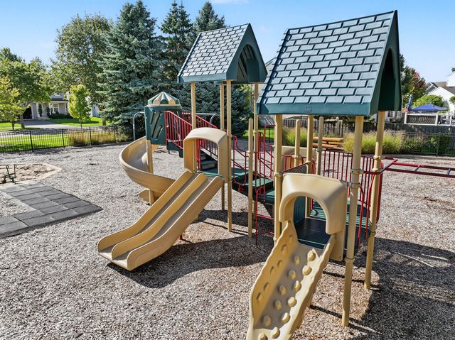 756 Glen Cove Lane, Pingree Grove, IL 60140