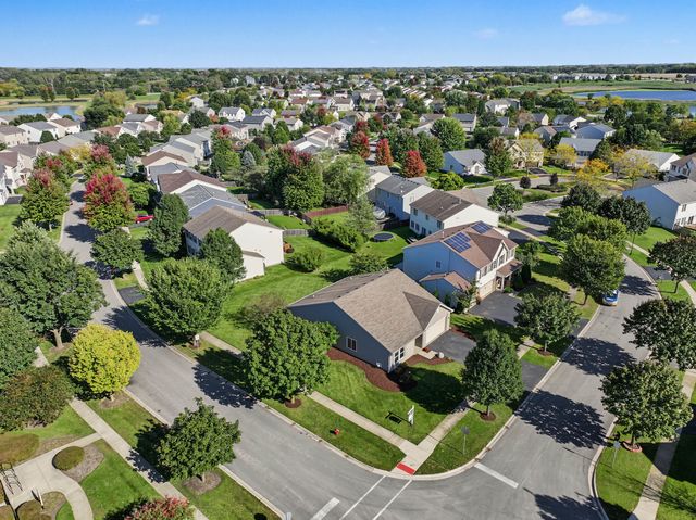 756 Glen Cove Lane, Pingree Grove, IL 60140