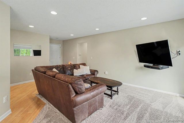4394 Harrier Lane, Burton, MI 48519