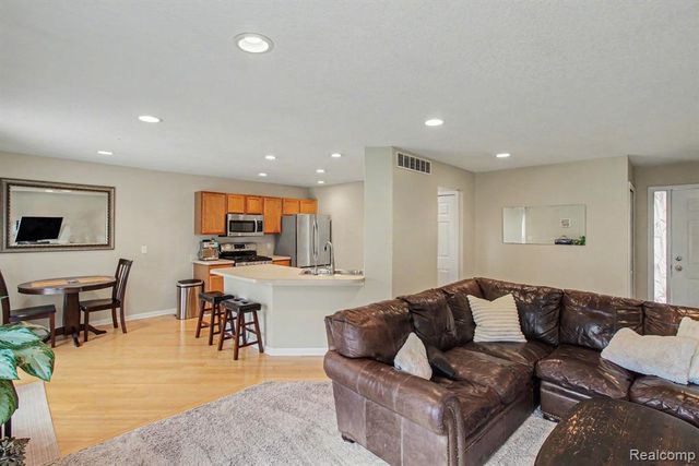 4394 Harrier Lane, Burton, MI 48519