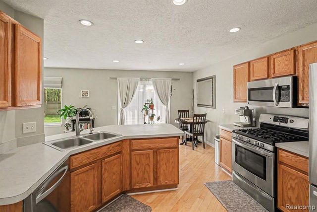 4394 Harrier Lane, Burton, MI 48519