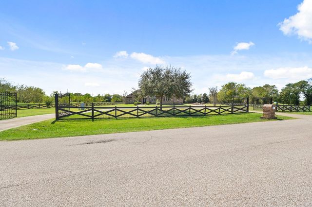 8334 Galler Road, Richmond, TX 77469