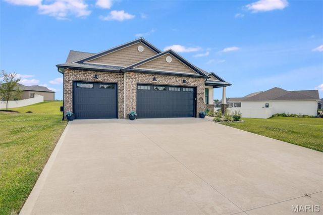 1468 Guilford Place, Troy, IL 62294