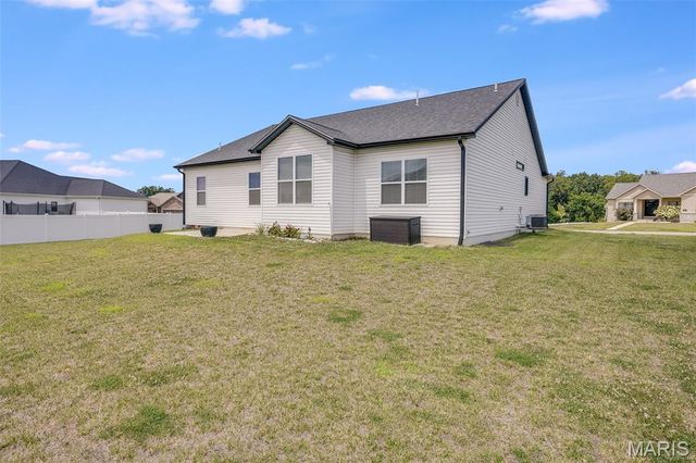 1468 Guilford Place, Troy, IL 62294