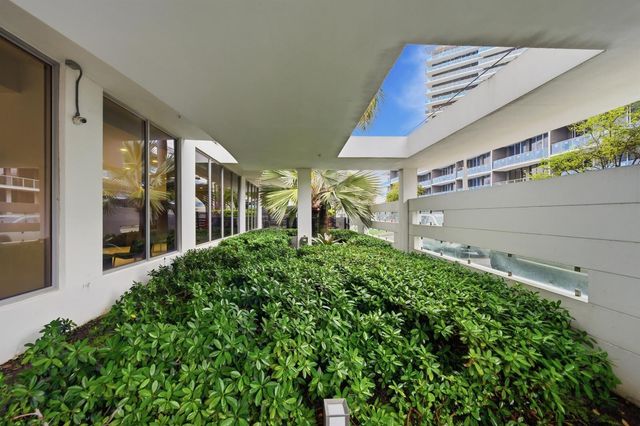 13800 Highland Drive 610, North Miami Beach, FL 33181