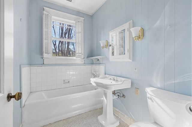 2237 COURT AVE, Memphis, TN 38104