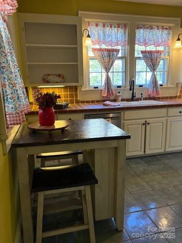 613 S York Street, Gastonia, NC 28052