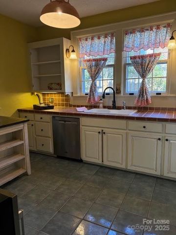 613 S York Street, Gastonia, NC 28052