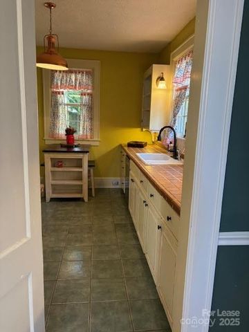 613 S York Street, Gastonia, NC 28052