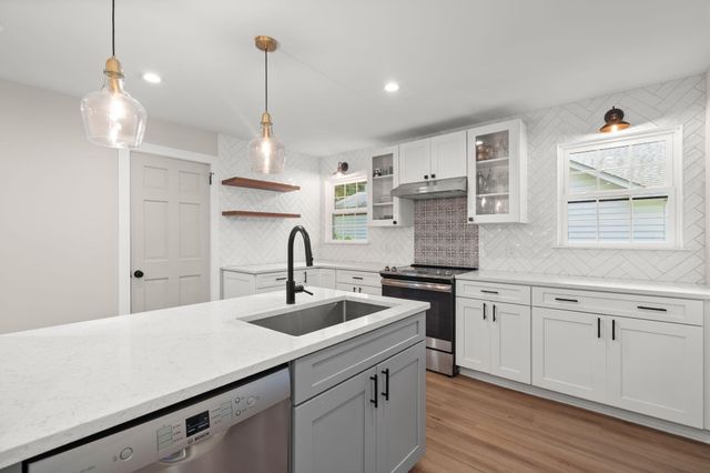 1223 Wappetaw Place, Mount Pleasant, SC 29464