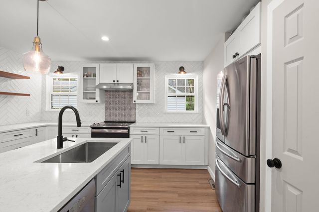 1223 Wappetaw Place, Mount Pleasant, SC 29464