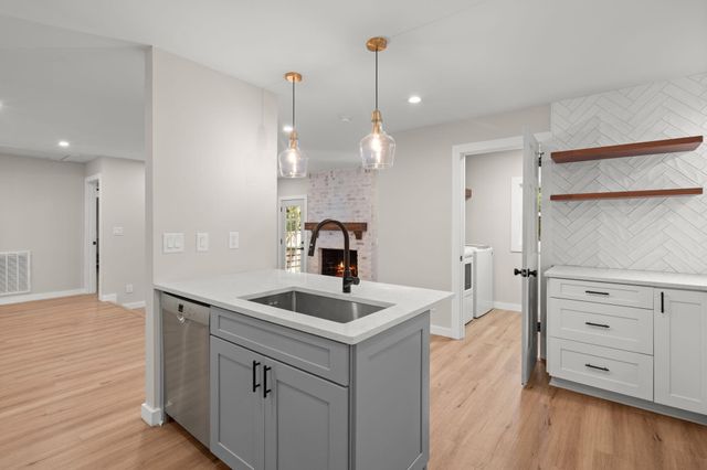 1223 Wappetaw Place, Mount Pleasant, SC 29464