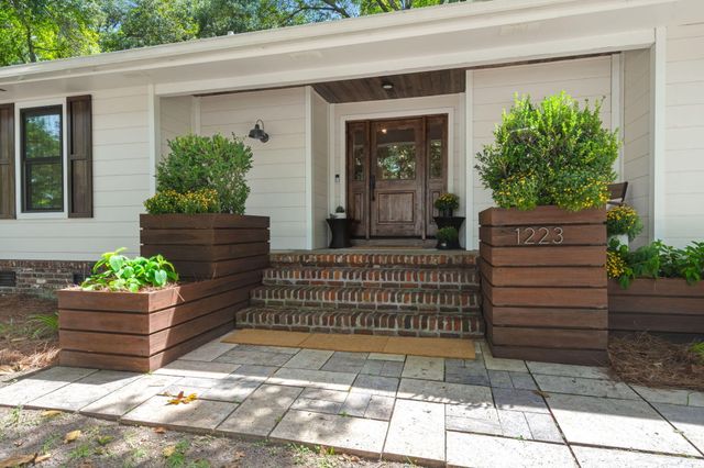 1223 Wappetaw Place, Mount Pleasant, SC 29464