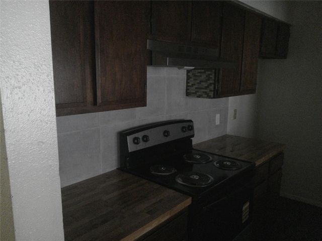 5771 Easthampton Drive B, Houston, TX 77039