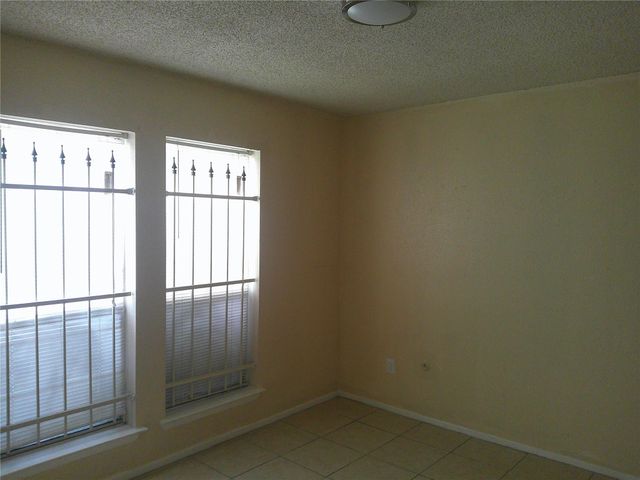 5771 Easthampton Drive B, Houston, TX 77039