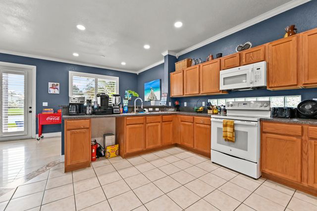 1006 Center Stone Lane, Riviera Beach, FL 33404