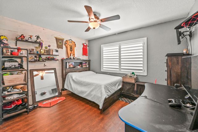 1006 Center Stone Lane, Riviera Beach, FL 33404