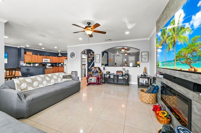 1006 Center Stone Lane, Riviera Beach, FL 33404