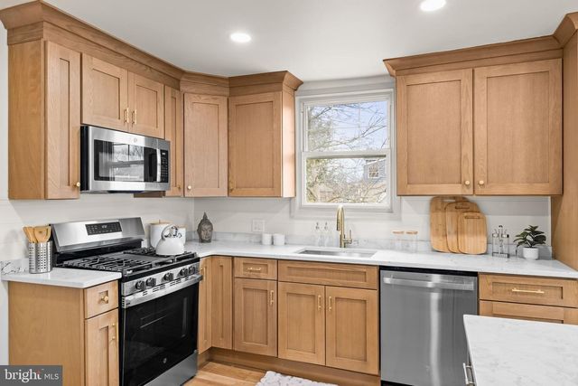 633 GEORGES LN, Ardmore, PA 19003