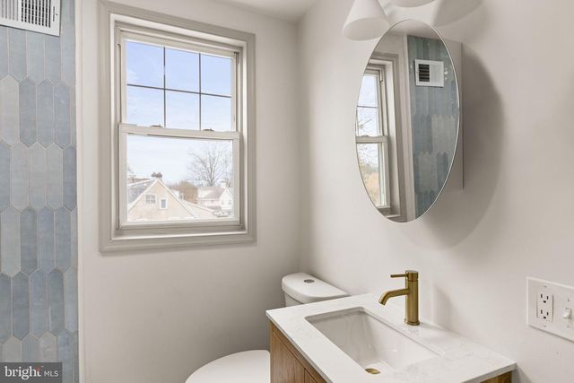 633 GEORGES LN, Ardmore, PA 19003