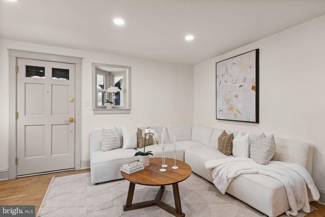 633 GEORGES LN, Ardmore, PA 19003