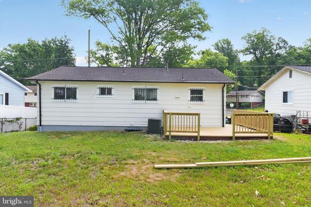 1321 ASHEVILLE RD, District Heights, MD 20747