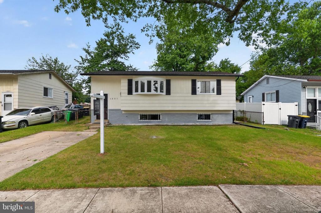 1321 ASHEVILLE RD, District Heights, MD 20747