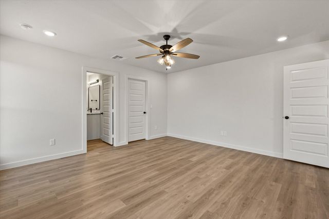 2403 Aberdeen Avenue, Wolfforth, TX 79382