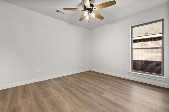 2403 Aberdeen Avenue, Wolfforth, TX 79382