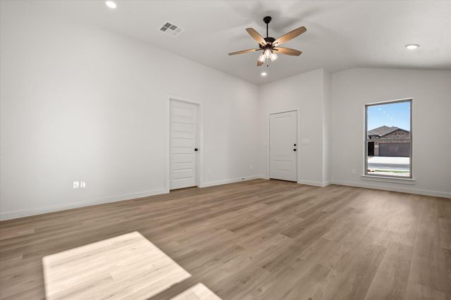 2403 Aberdeen Avenue, Wolfforth, TX 79382