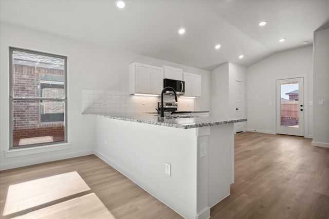 2403 Aberdeen Avenue, Wolfforth, TX 79382