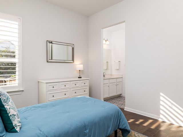 1491 Hazy Hills LOOP, Dripping Springs, TX 78620