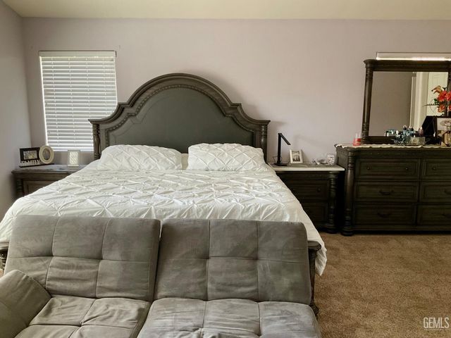 6417 Steeple Street, Bakersfield, CA 93313