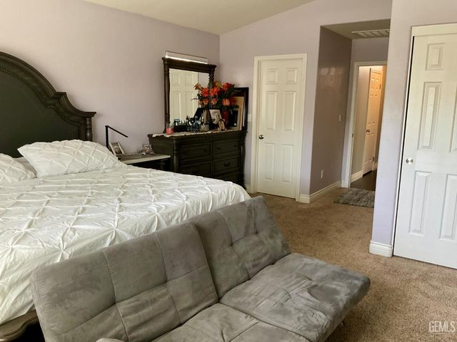 6417 Steeple Street, Bakersfield, CA 93313