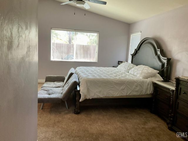 6417 Steeple Street, Bakersfield, CA 93313