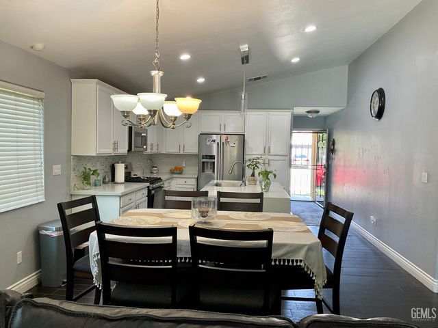 6417 Steeple Street, Bakersfield, CA 93313