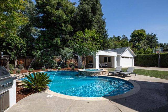 531 Patrick Way, Los Altos, CA 94022