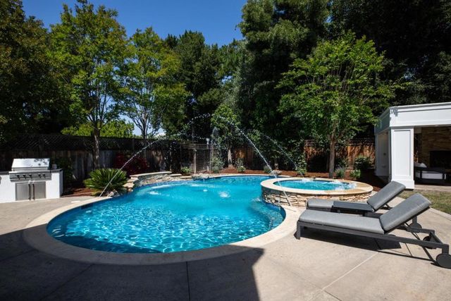 531 Patrick Way, Los Altos, CA 94022
