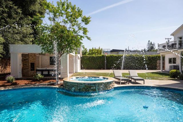 531 Patrick Way, Los Altos, CA 94022