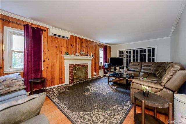 295 Maryland Avenue, Freeport, NY 11520