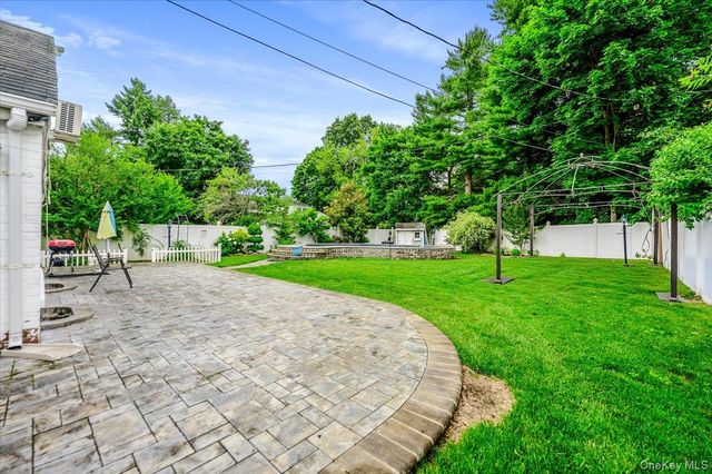 295 Maryland Avenue, Freeport, NY 11520