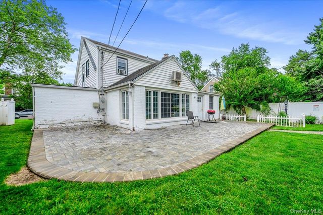 295 Maryland Avenue, Freeport, NY 11520