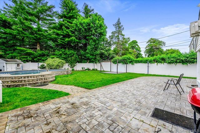 295 Maryland Avenue, Freeport, NY 11520