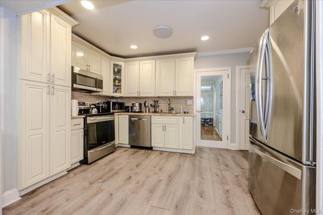 295 Maryland Avenue, Freeport, NY 11520